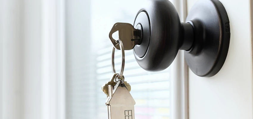 Bifold Door Knob Replacement in East Rancho Dominguez, California