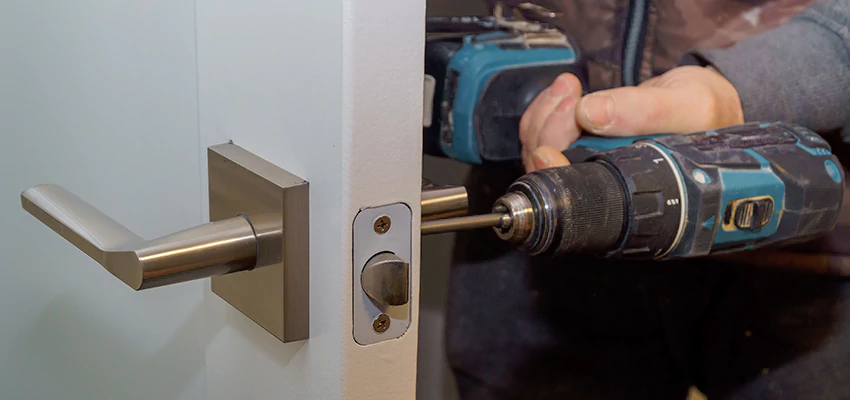 Broken Door Handle Lock Repair in East Rancho Dominguez, California