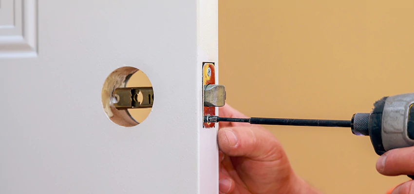 Stuck Door Knobs Repair in East Rancho Dominguez, CA