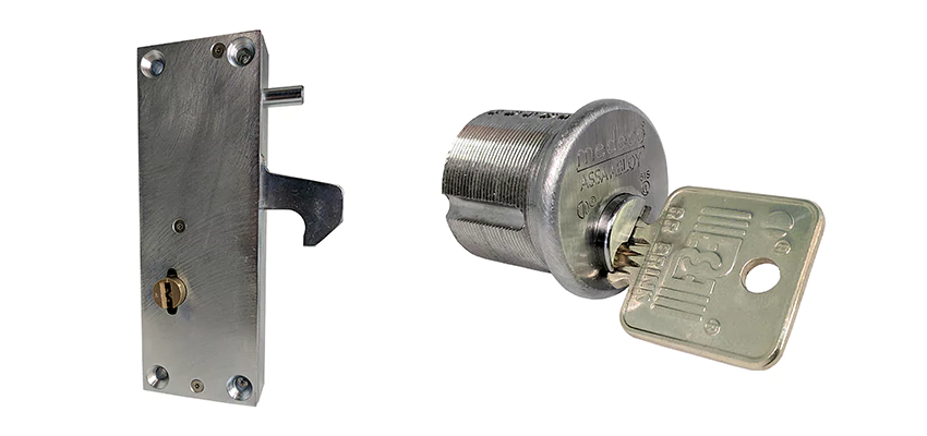 RR Fence Gates Brink Locks Repair in East Rancho Dominguez, California