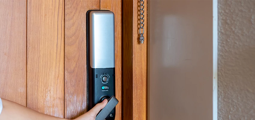 Home Security Electronic Locks Upgrades in East Rancho Dominguez, CA